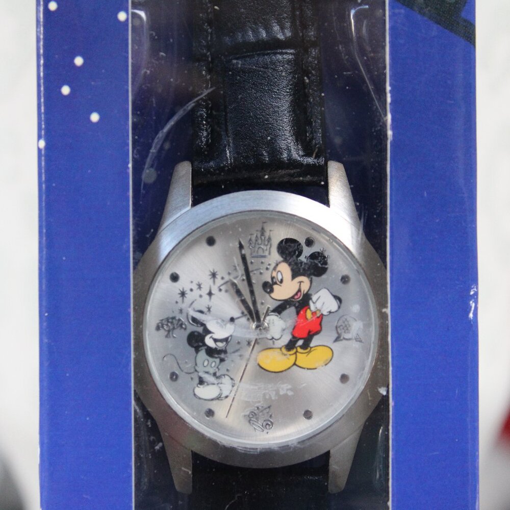 🎉2xHP🎉Disney's Mickey Through The Years Ltd. Release Timepiece